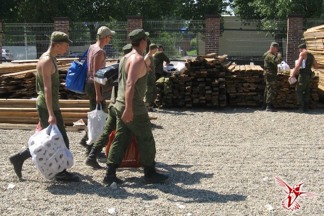 В Крымске воруют гуманитарную помощь