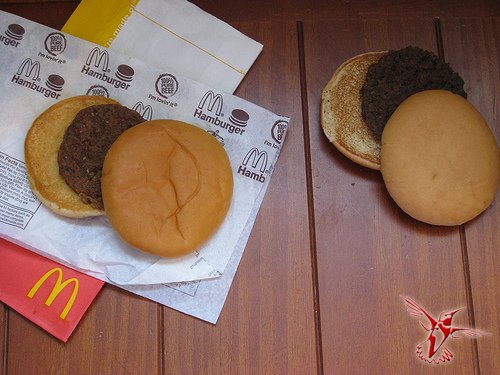 Гамбургер из МакДональдса не портится минимум 12 лет