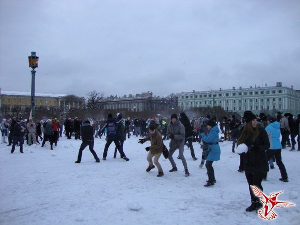 Полиция в Петербурге не дала молодежи поиграть в снежки
