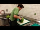 Как нарезать арбуз за 30 секунд