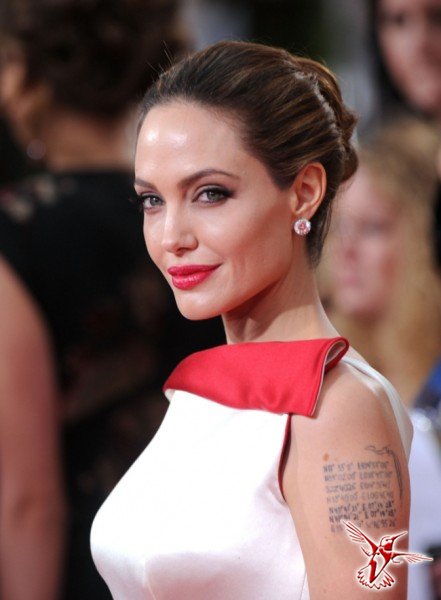 Так что же стоит за заявлением Анджелины Джоли о ее мастэктомии?