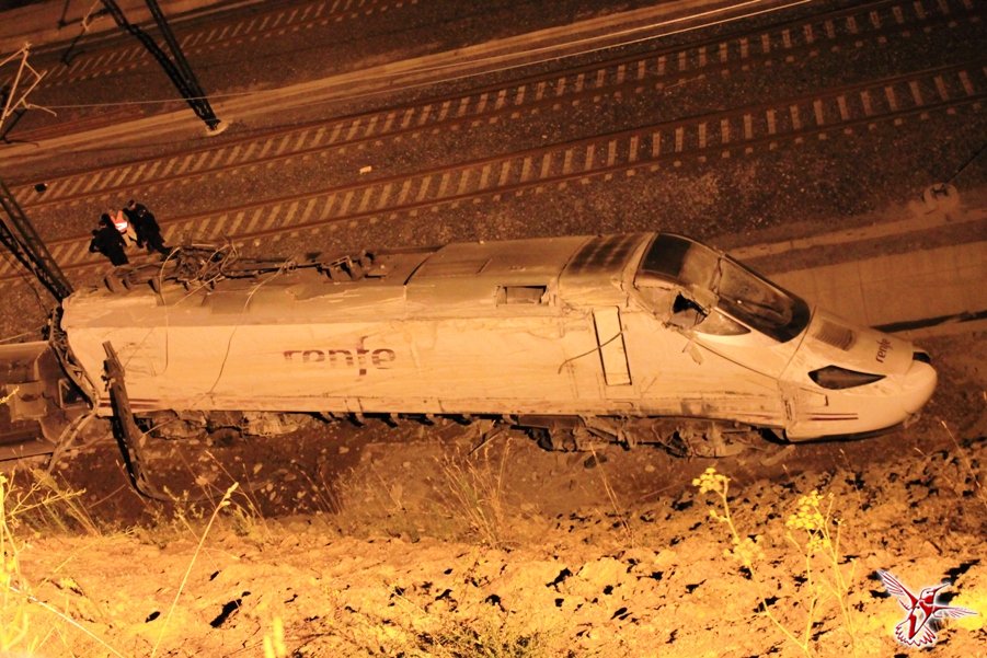 Крушение поезда в Сантьяго-де-Компостела (ВИДЕО!)