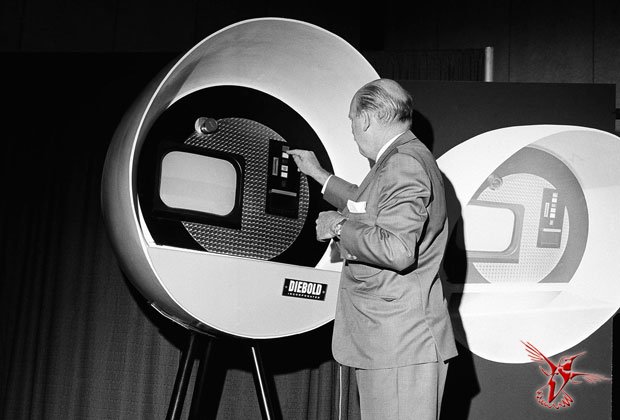 Презентация первого банкомата в США, 1966 год