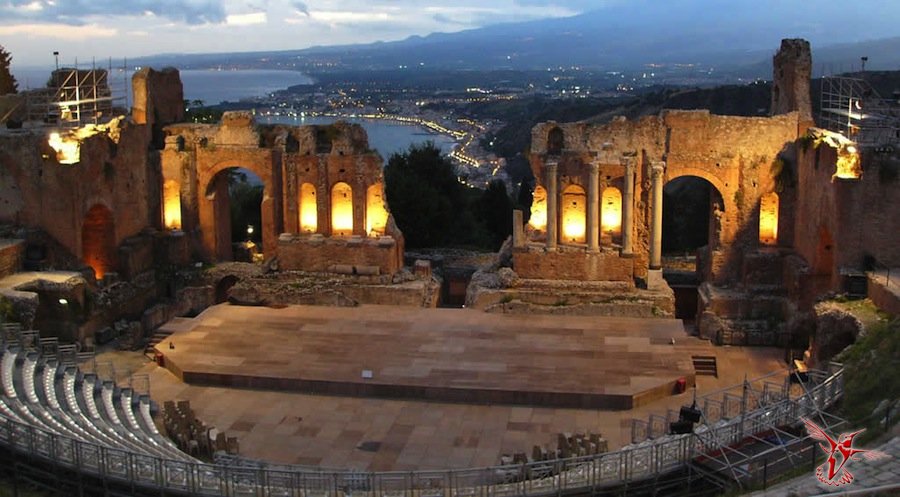 10 удивительных древних театров