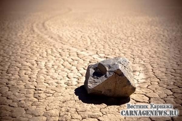Геологический феномен — ползущие камни