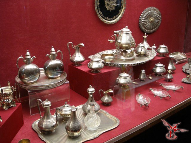 Тайная комната с сокровищами обнаружена в петербургском особняке