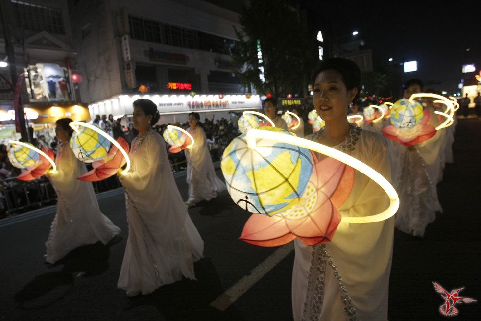 Грандиозный фестиваль фонарей в Сеуле